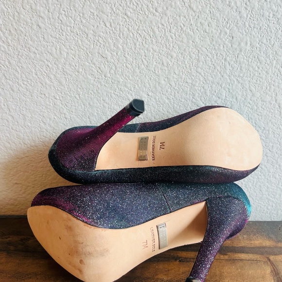 Badgley Mischka Humbie IV Iridescent Sparkle Peep-Toe 4.5” High Heels. Size 7. - Picture 10 of 11